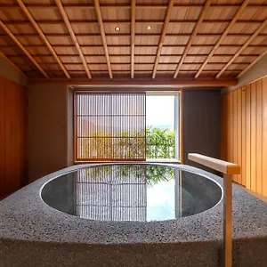 宝塚温泉ホテル若水 4* 宝塚市